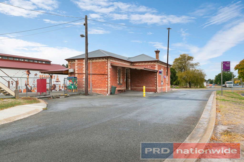 5 South Street BEAUFORT 12