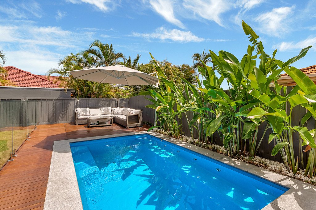5 Sparrow Place BURLEIGH WATERS 1