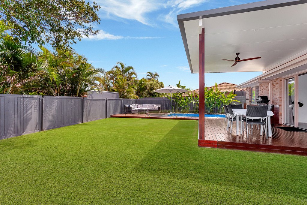 5 Sparrow Place BURLEIGH WATERS 2