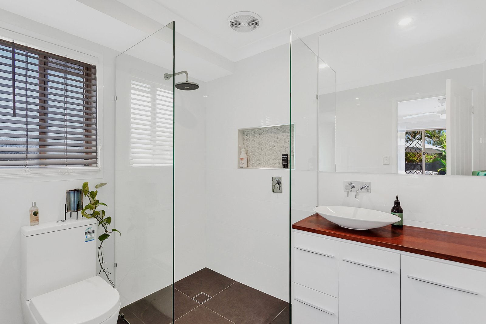 5 Sparrow Place BURLEIGH WATERS 8