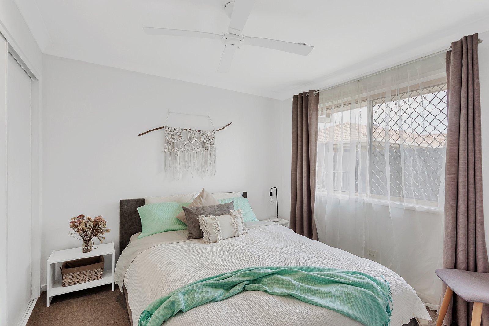 5 Sparrow Place BURLEIGH WATERS 9
