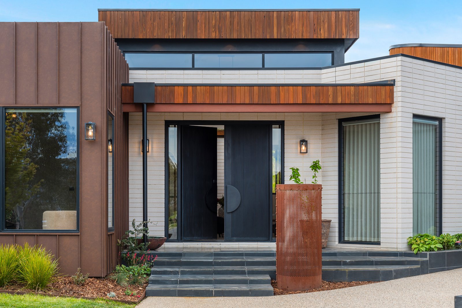 Real Estate and Property in 5 Sproule Place, Woodend, VIC