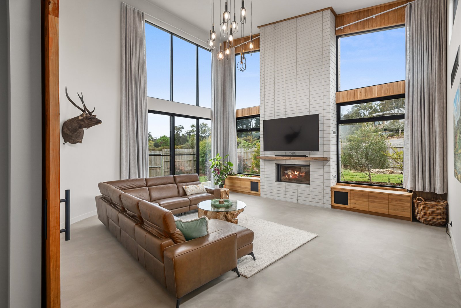 Real Estate and Property in 5 Sproule Place, Woodend, VIC