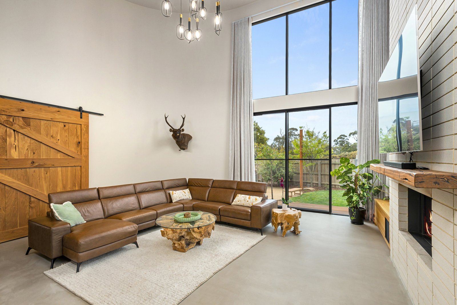 Real Estate and Property in 5 Sproule Place, Woodend, VIC