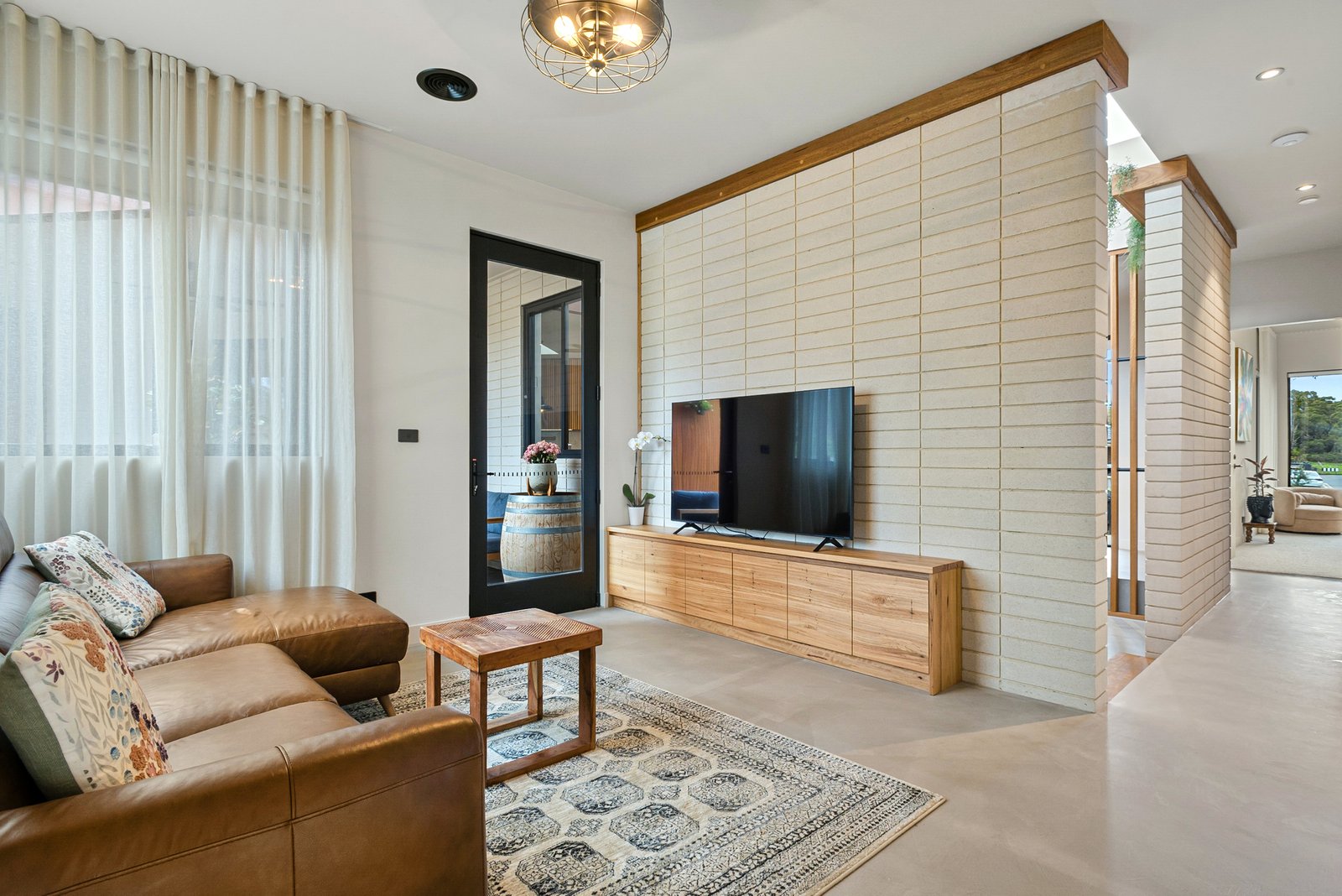 Real Estate and Property in 5 Sproule Place, Woodend, VIC