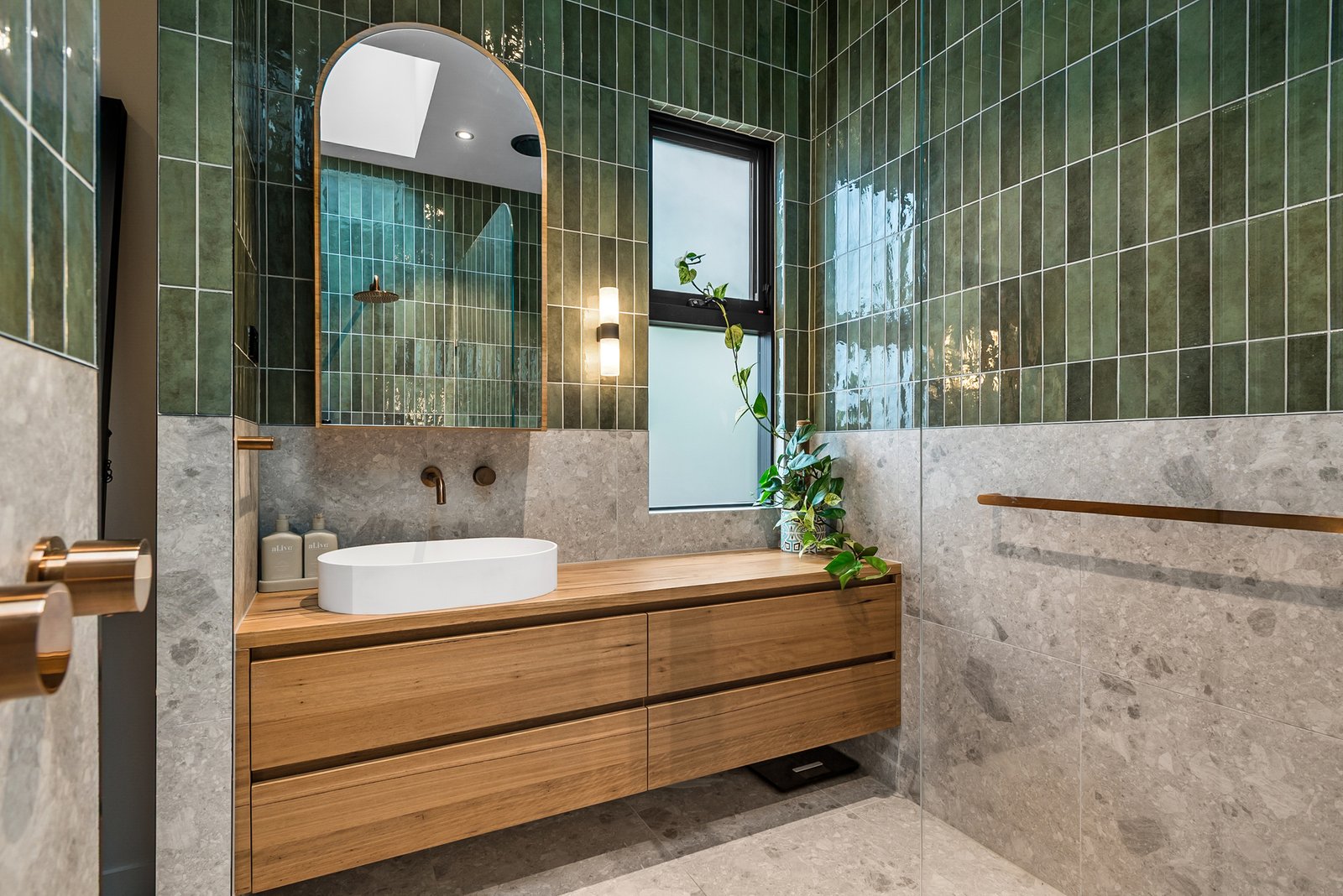 Real Estate and Property in 5 Sproule Place, Woodend, VIC