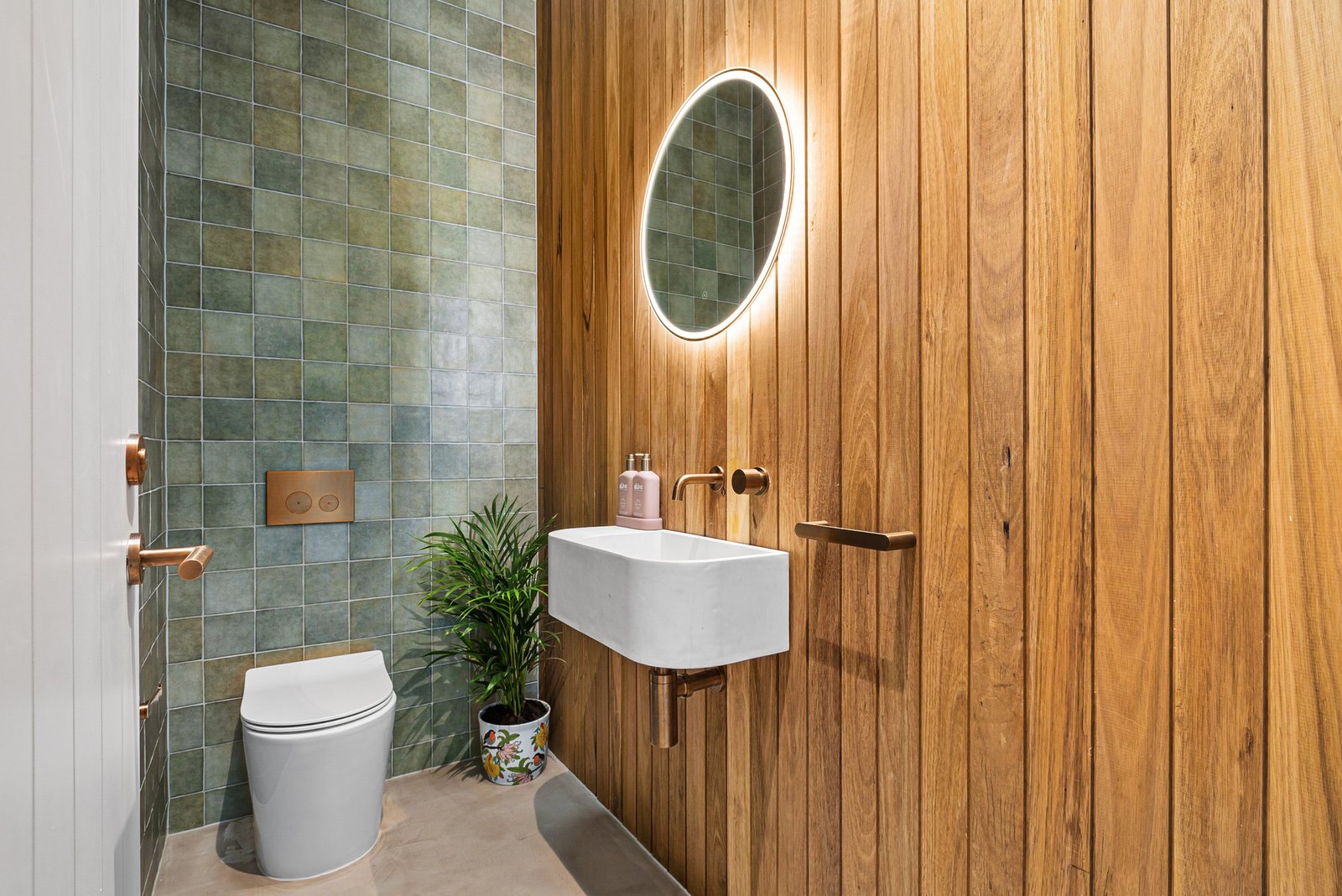 Real Estate and Property in 5 Sproule Place, Woodend, VIC