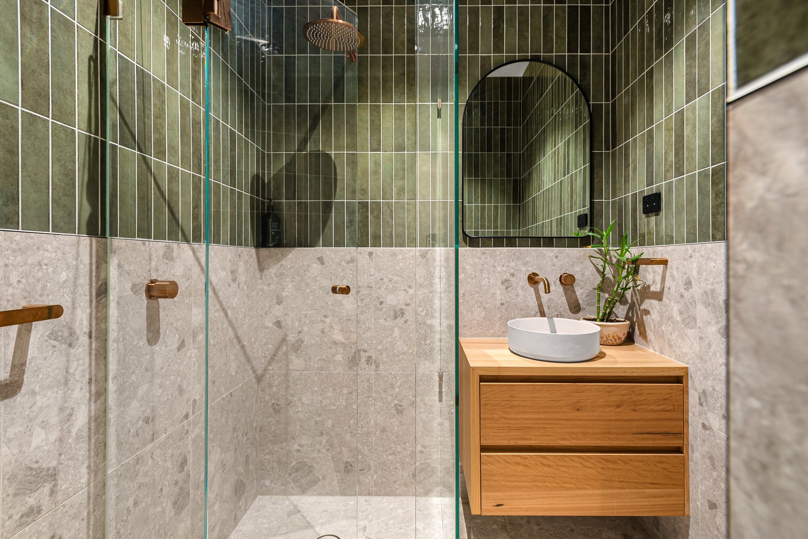 Real Estate and Property in 5 Sproule Place, Woodend, VIC