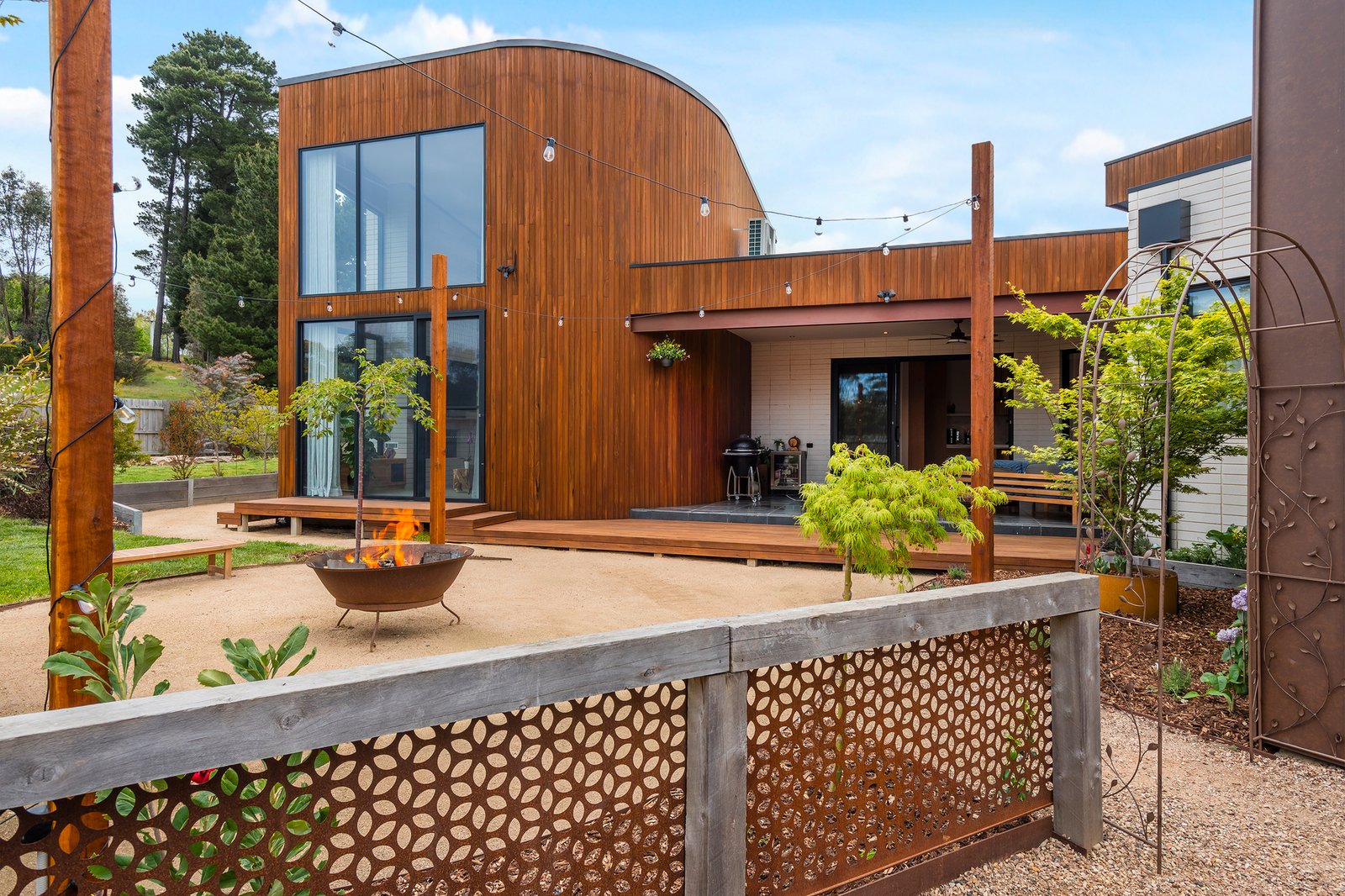 Real Estate and Property in 5 Sproule Place, Woodend, VIC