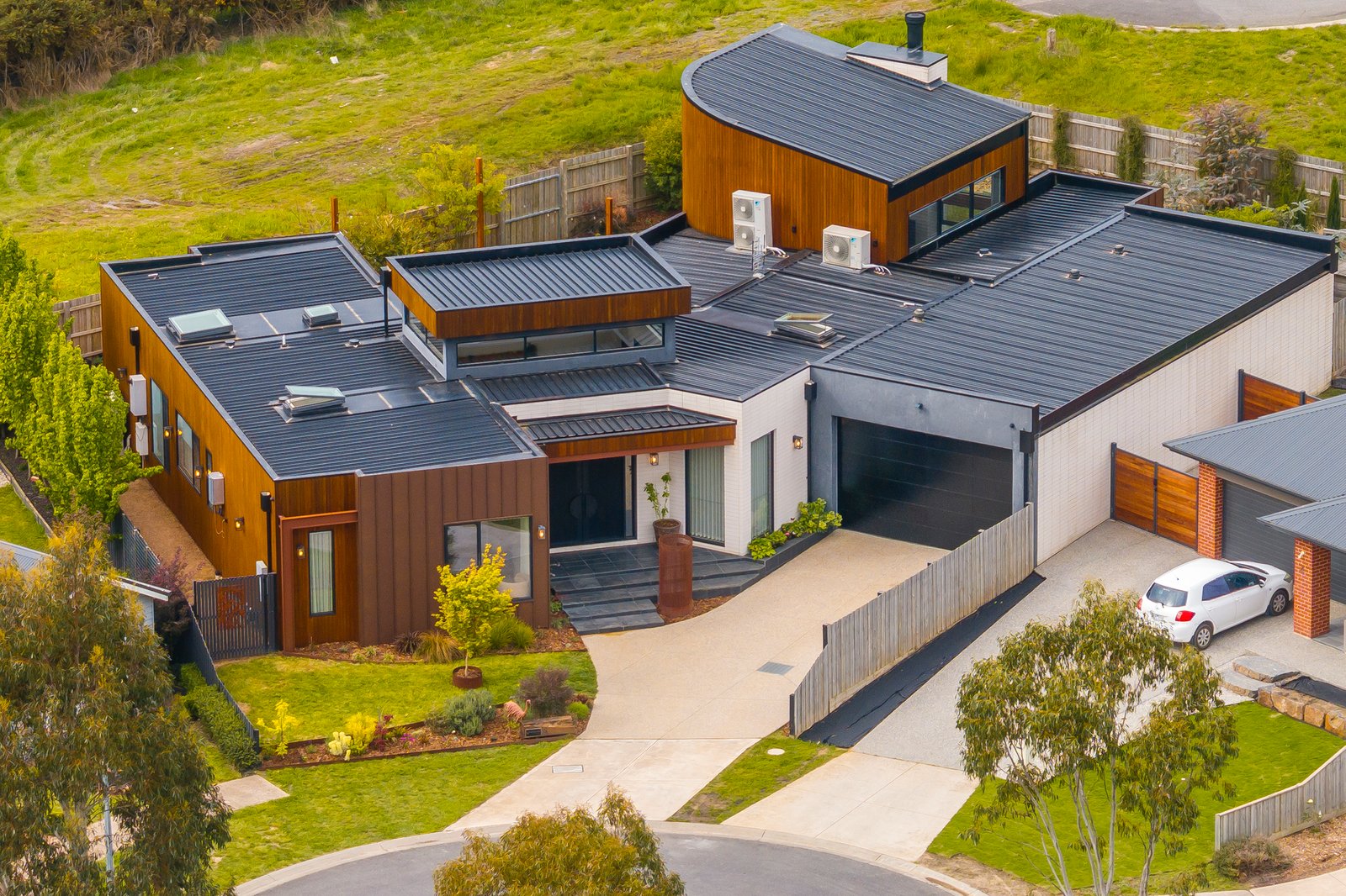 Real Estate and Property in 5 Sproule Place, Woodend, VIC