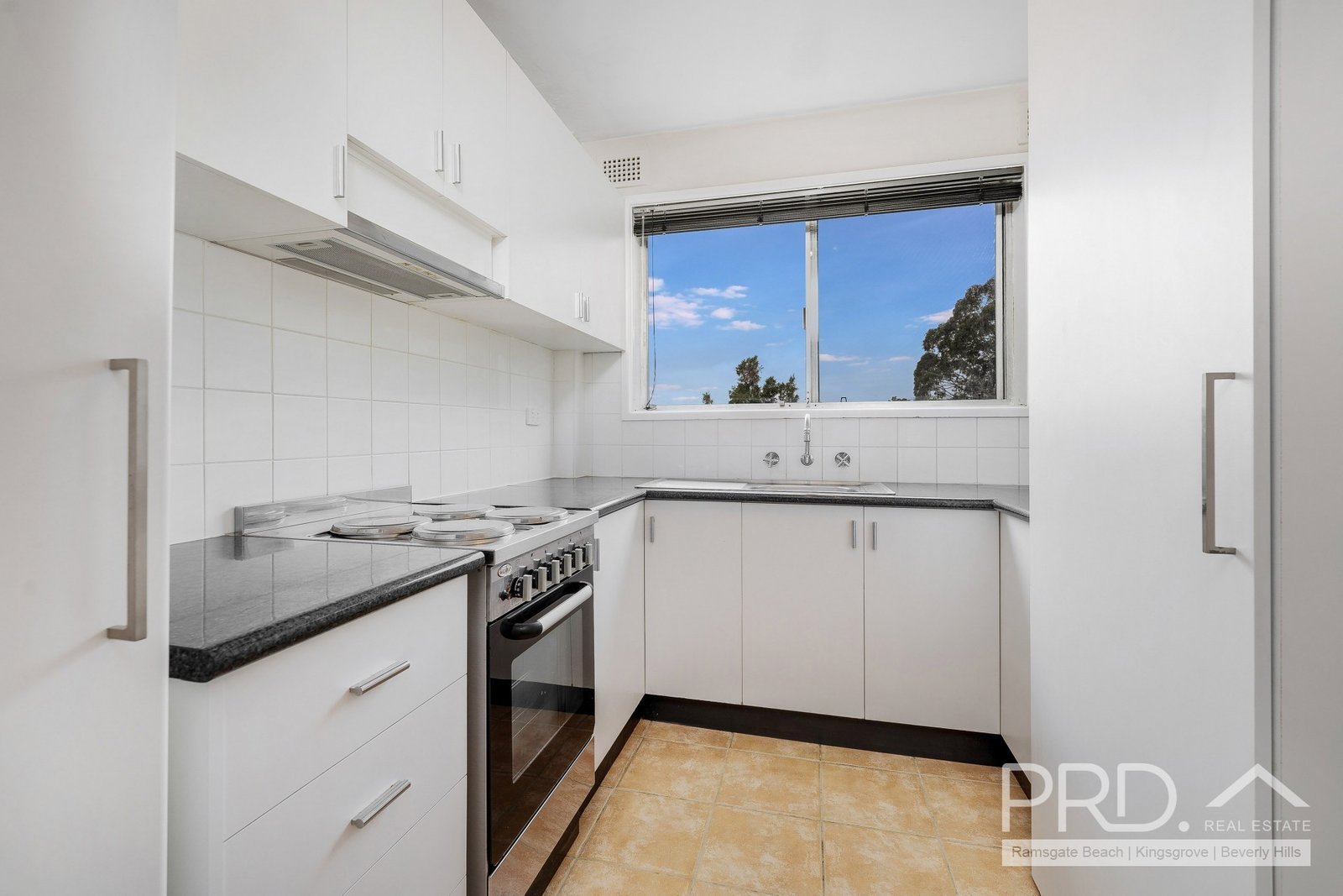 5 St Albans Road KINGSGROVE 2