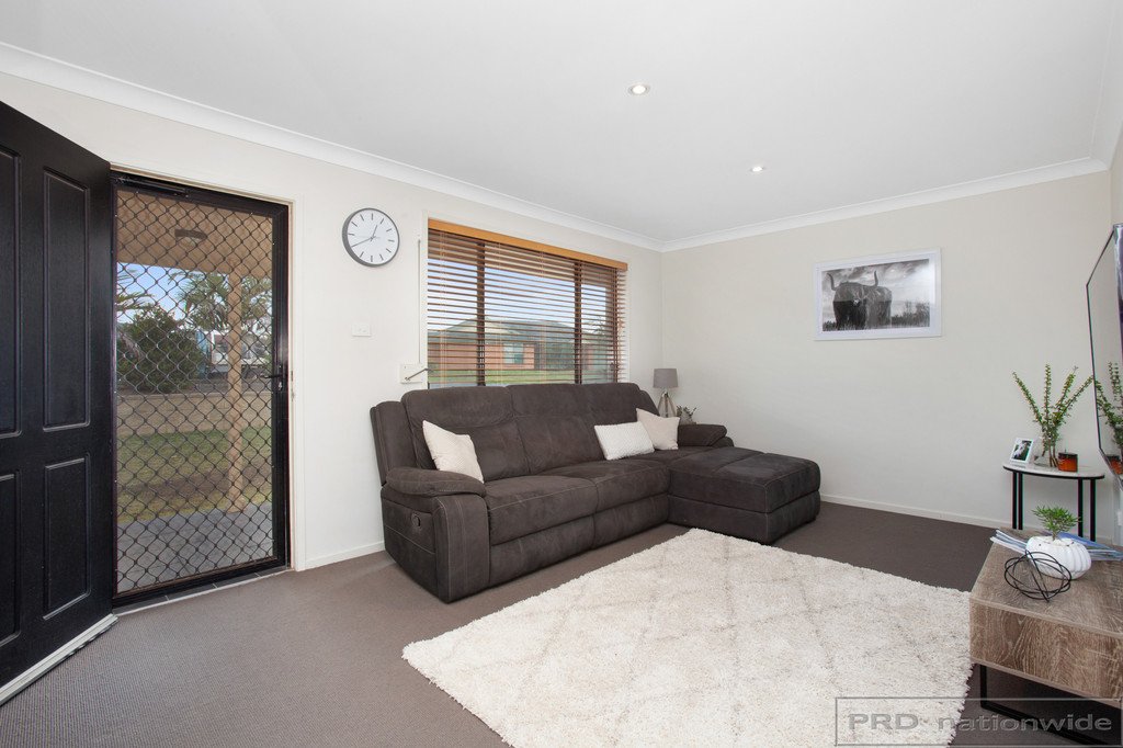 5 Stanton Drive RAWORTH 2