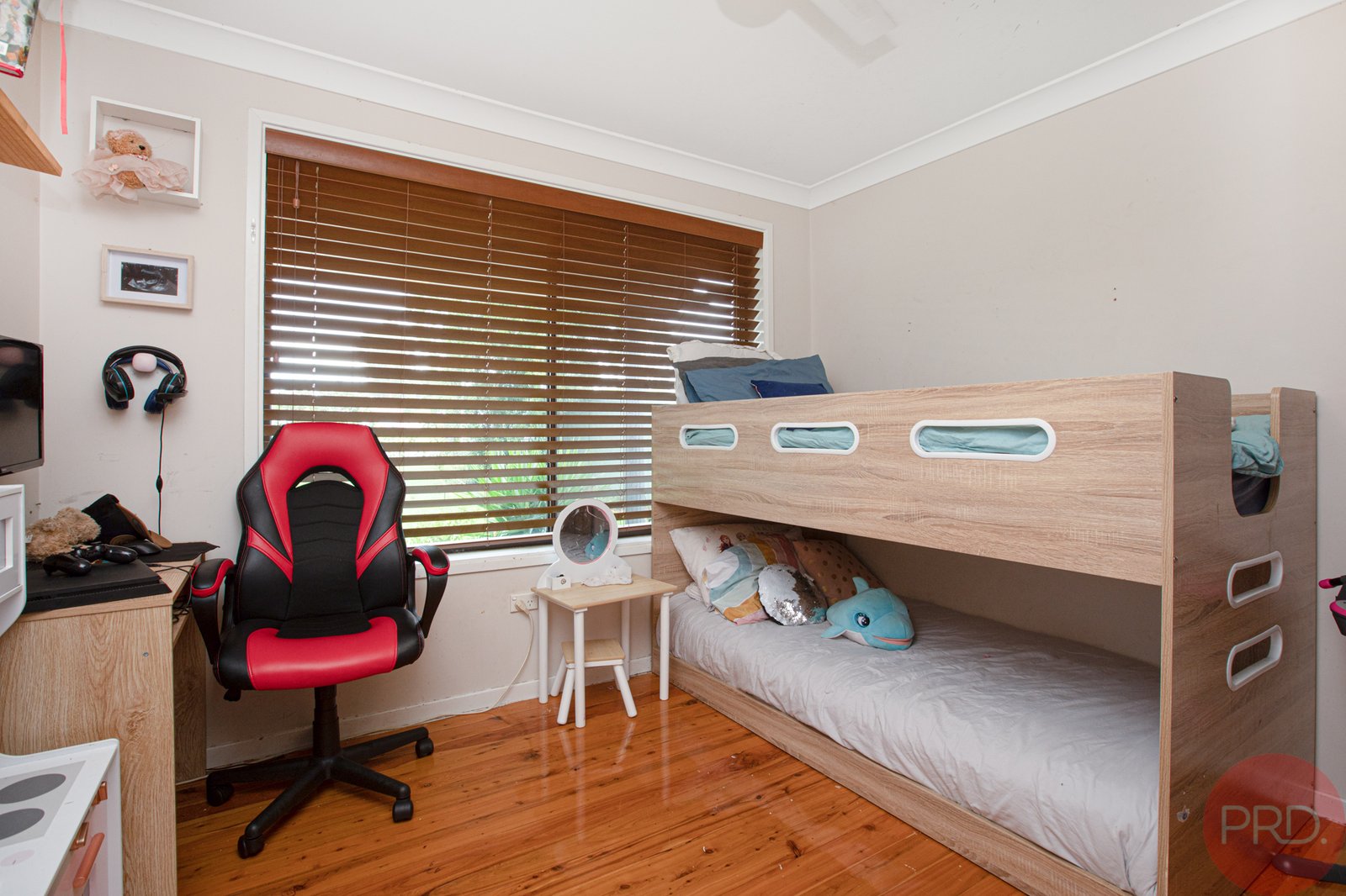 5 Station Lane LOCHINVAR 9