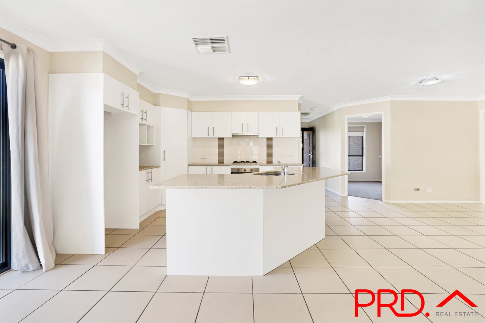 5 Stokes Avenue TAMWORTH 3