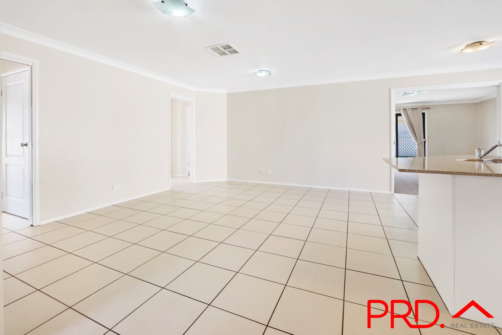 5 Stokes Avenue TAMWORTH 5