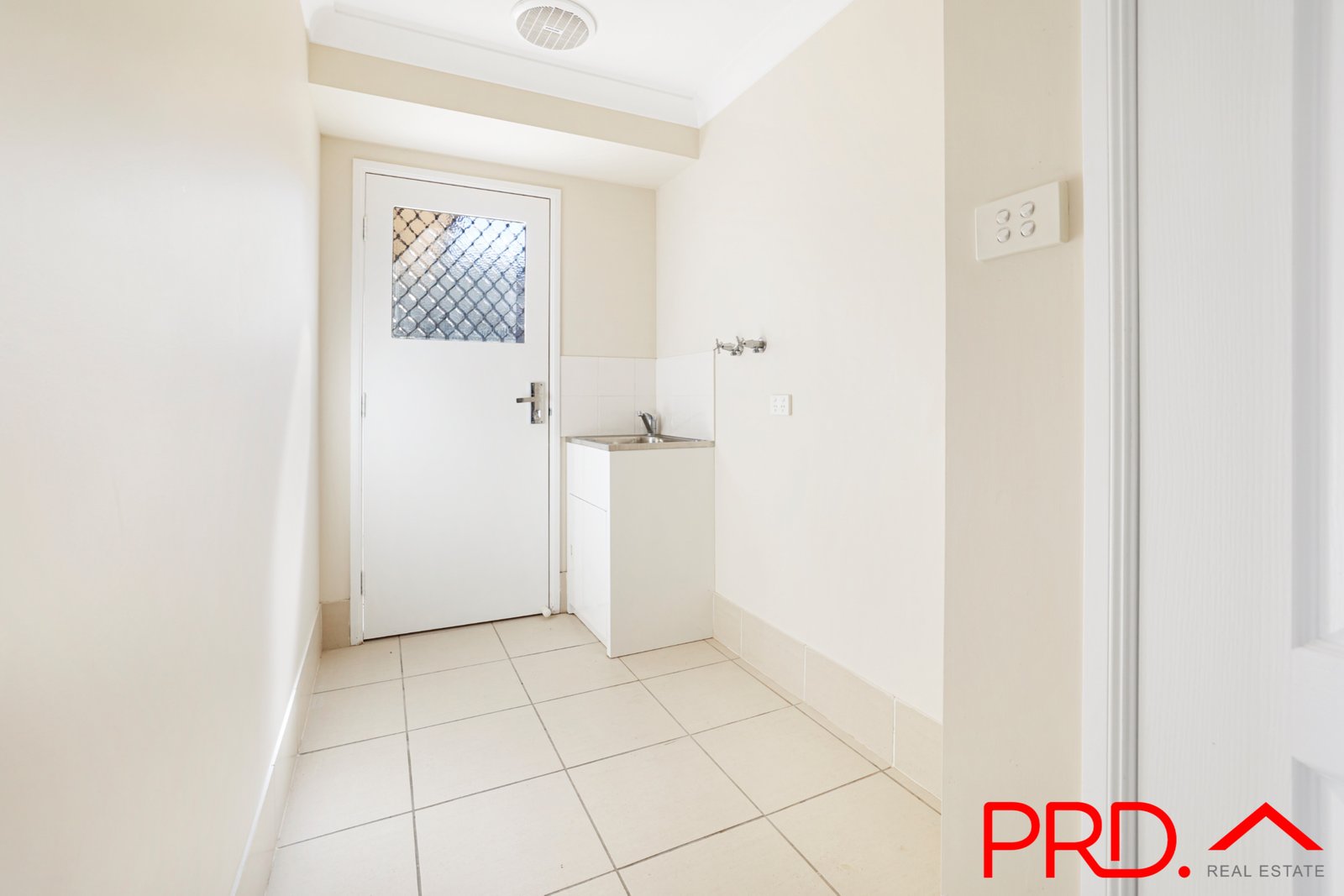 5 Stokes Avenue TAMWORTH 15