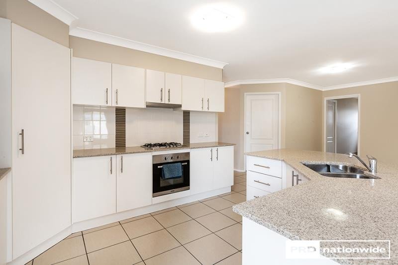 5 Stokes Avenue TAMWORTH 6