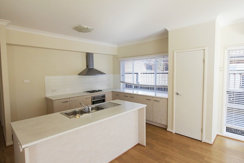 5 Stringybark Drive MOLENDINAR 2