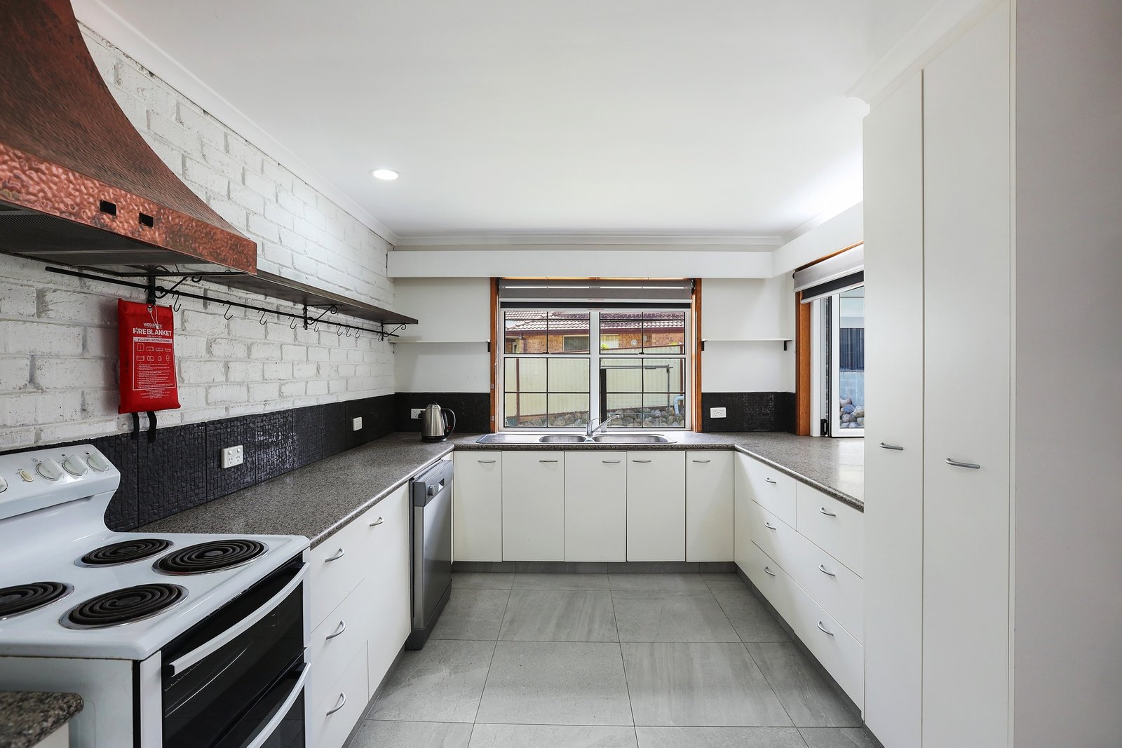 5 Sun Valley Drive ASHMORE 4