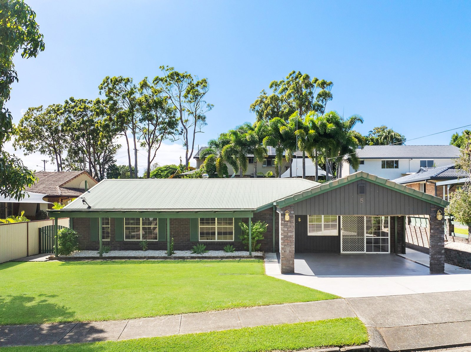 5 Sun Valley Drive ASHMORE 15