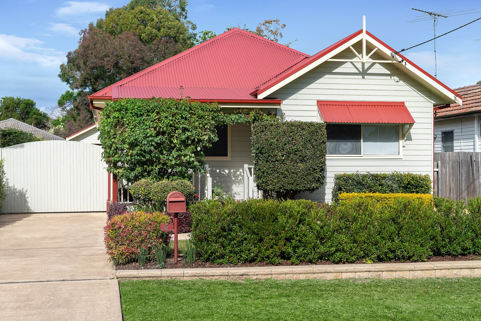 5 Sydney Street PANANIA 2