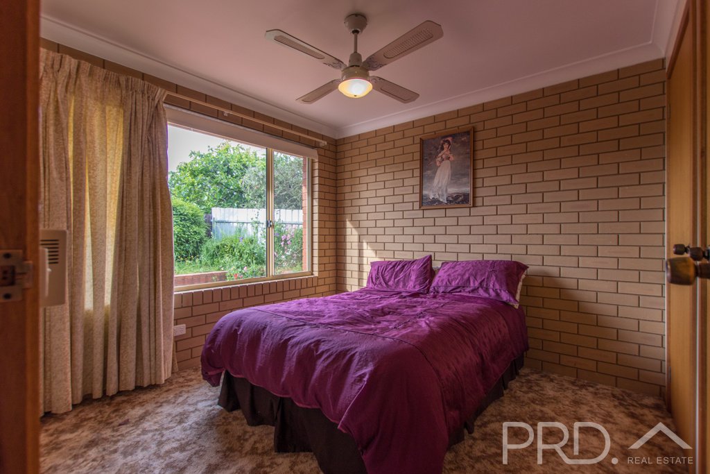 5 Sydney Street TUMUT 9