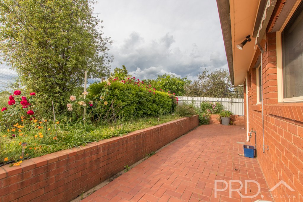 5 Sydney Street TUMUT 10