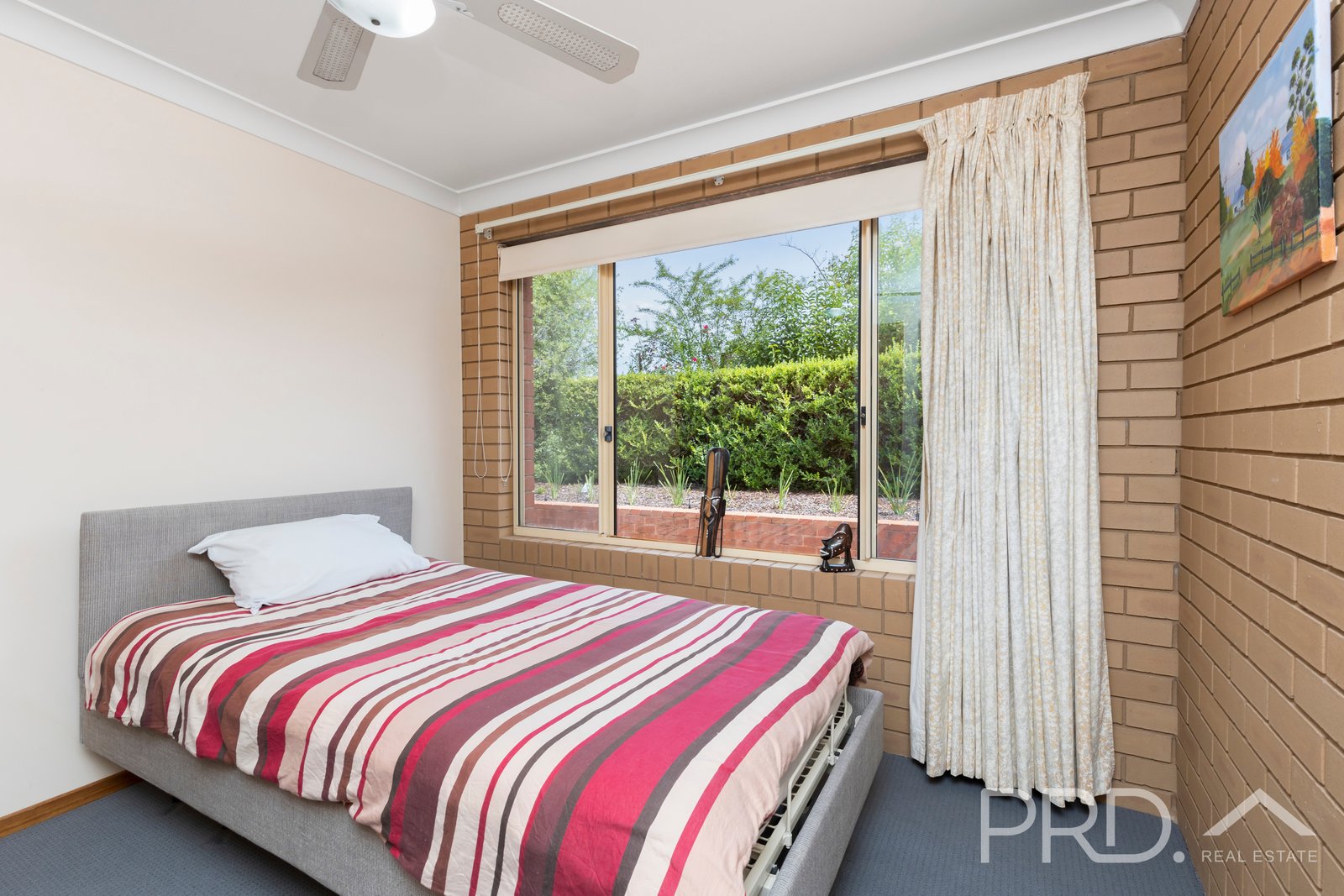 5 Sydney Street TUMUT 9