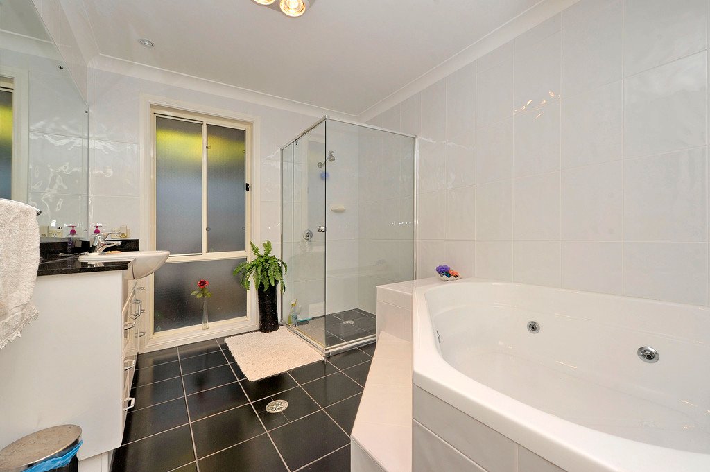 5 Tarwhine Street CORLETTE 10