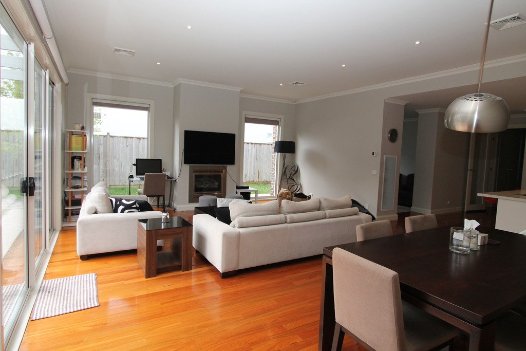 5 Tennis Street LAKE WENDOUREE 3