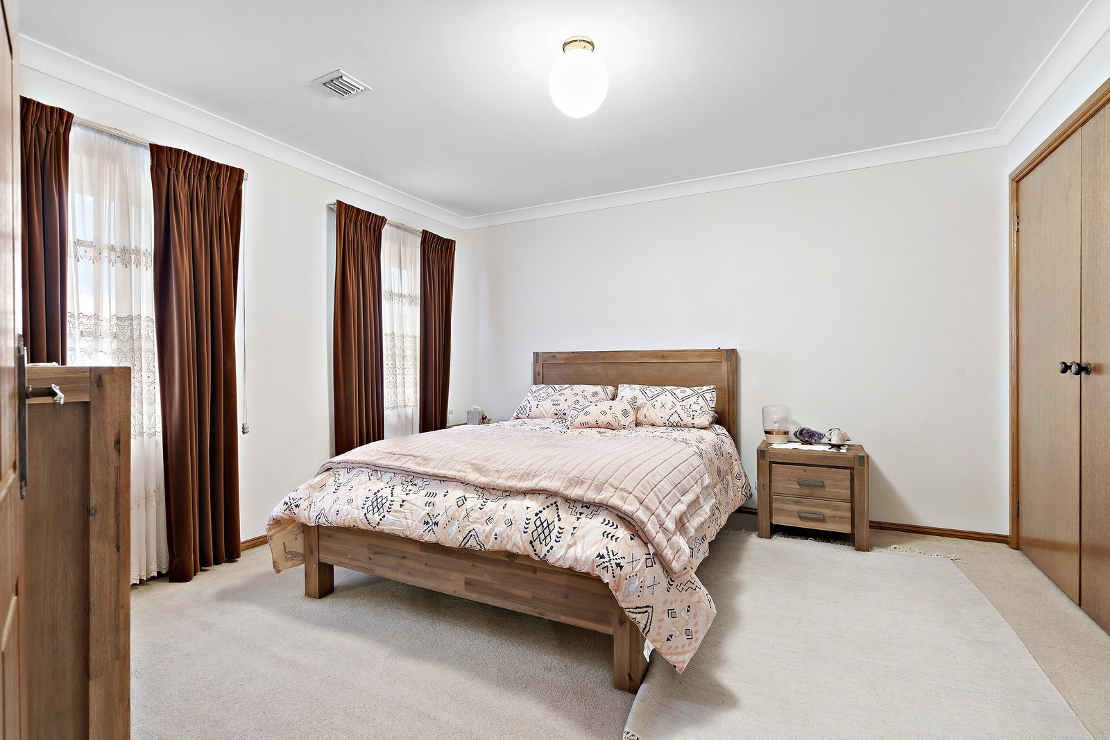 Real Estate and Property in 5 Terence Court, Doncaster, VIC