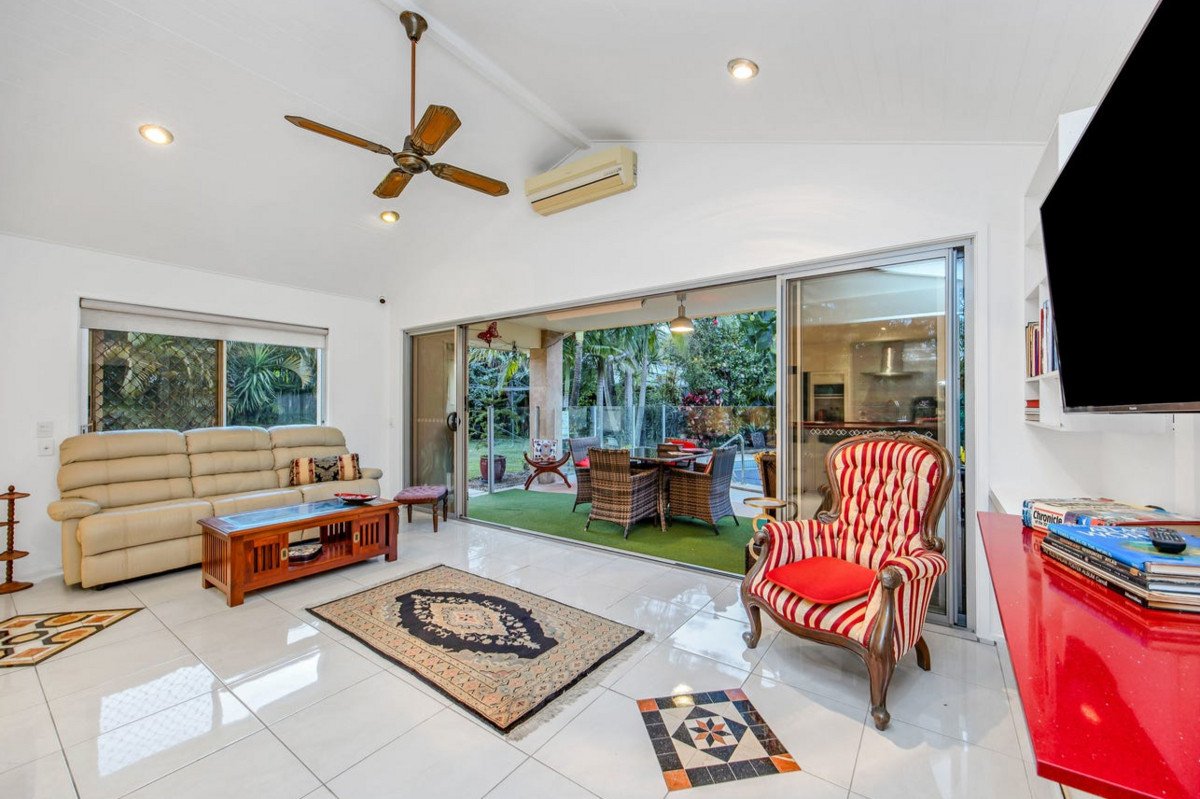 5 Tern Drive BURLEIGH WATERS 4