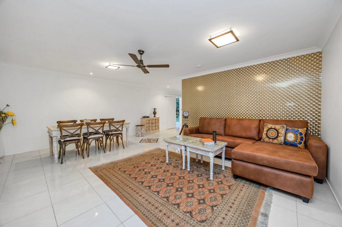 5 Tern Drive BURLEIGH WATERS 6