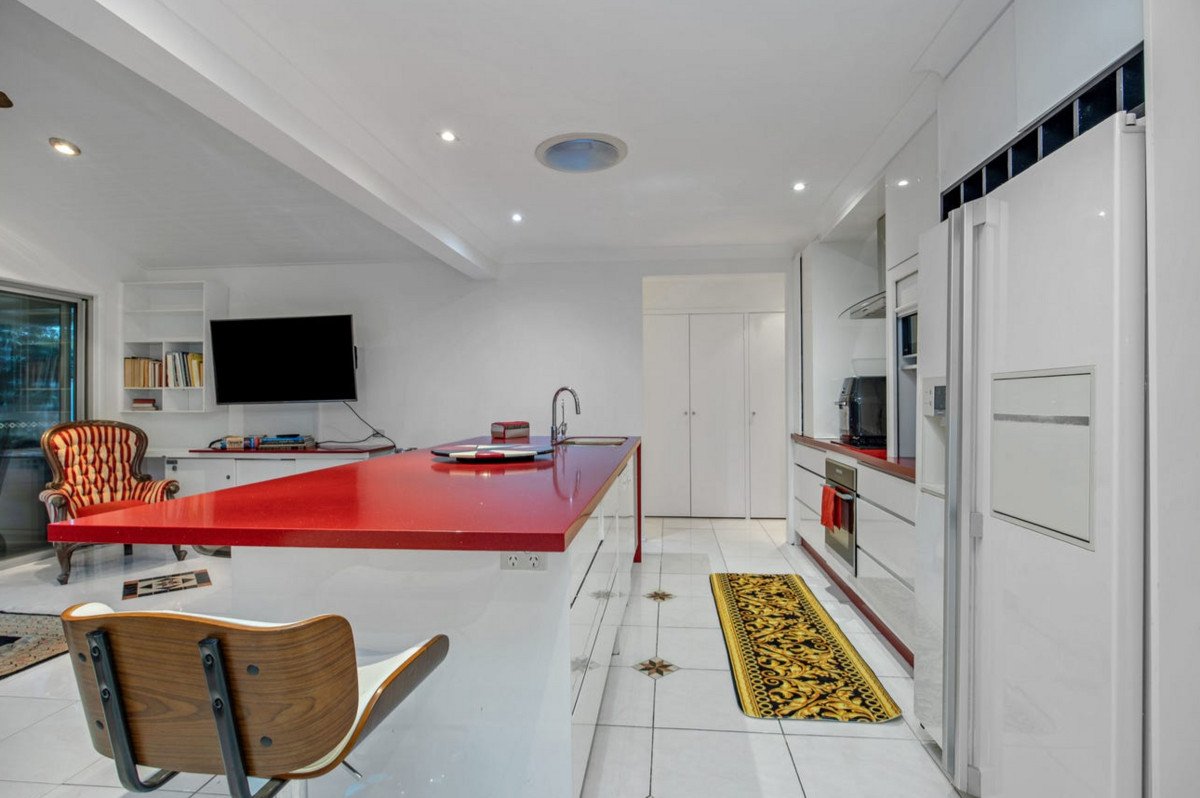 5 Tern Drive BURLEIGH WATERS 9