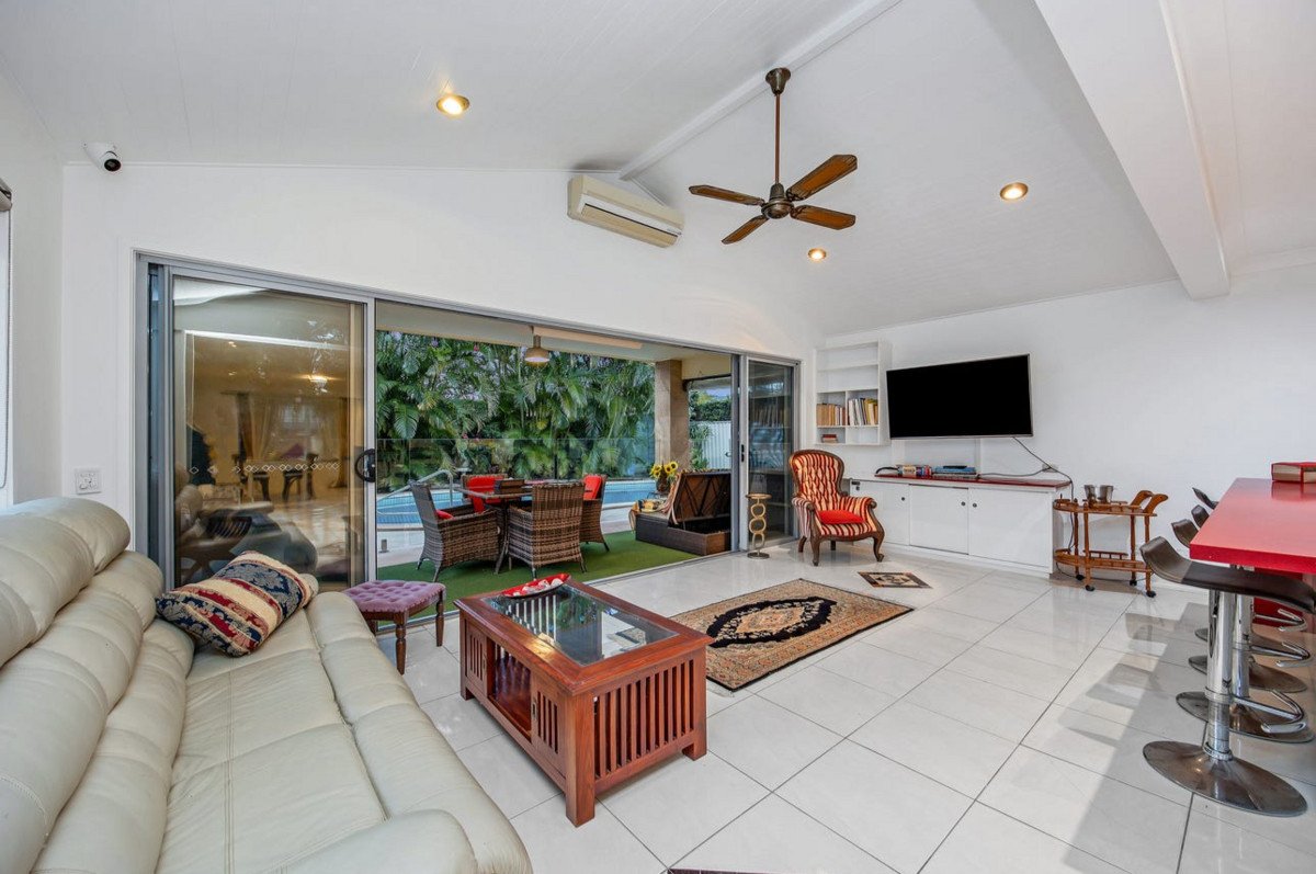 5 Tern Drive BURLEIGH WATERS 11