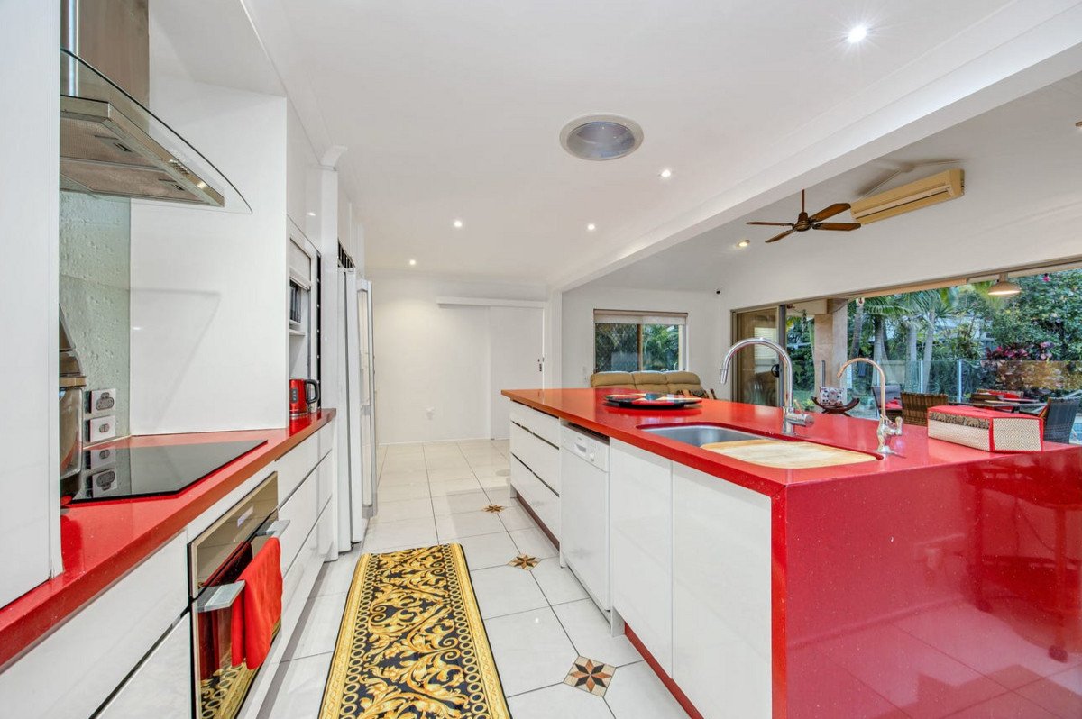 5 Tern Drive BURLEIGH WATERS 12