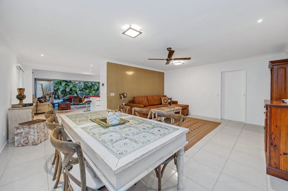 5 Tern Drive BURLEIGH WATERS 13