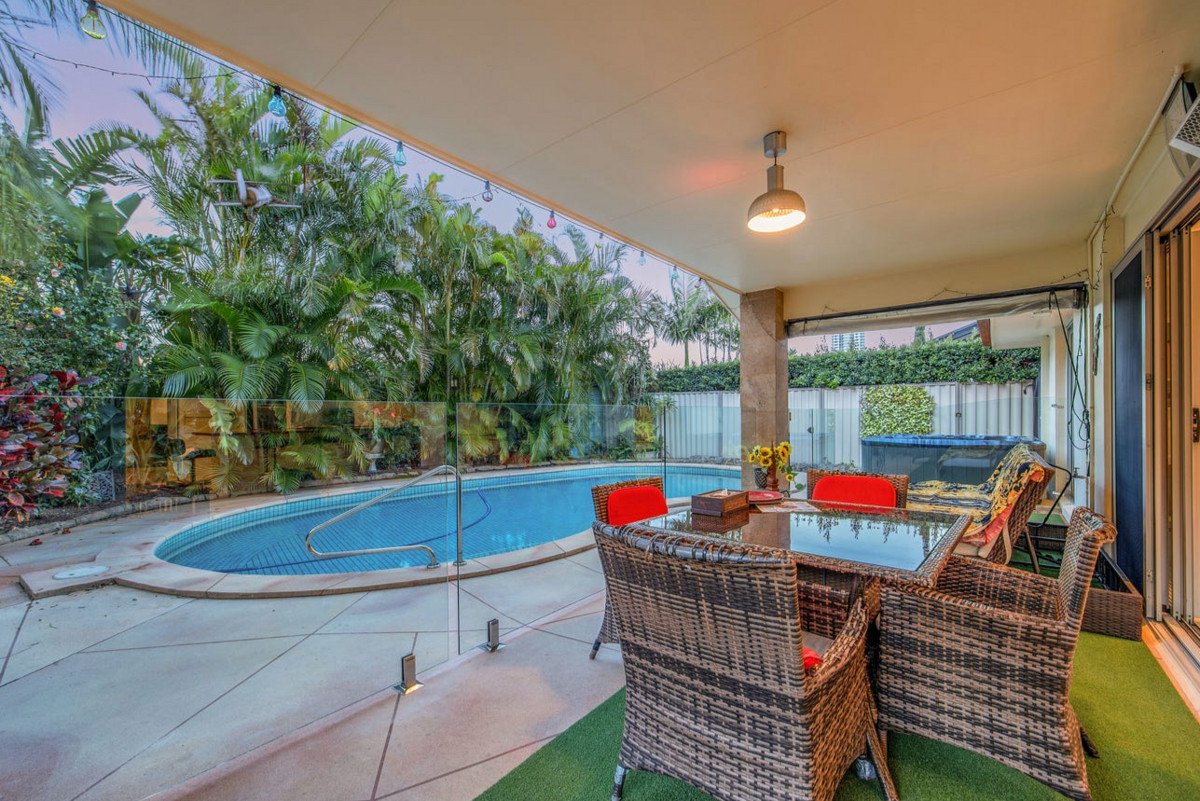 5 Tern Drive BURLEIGH WATERS 14