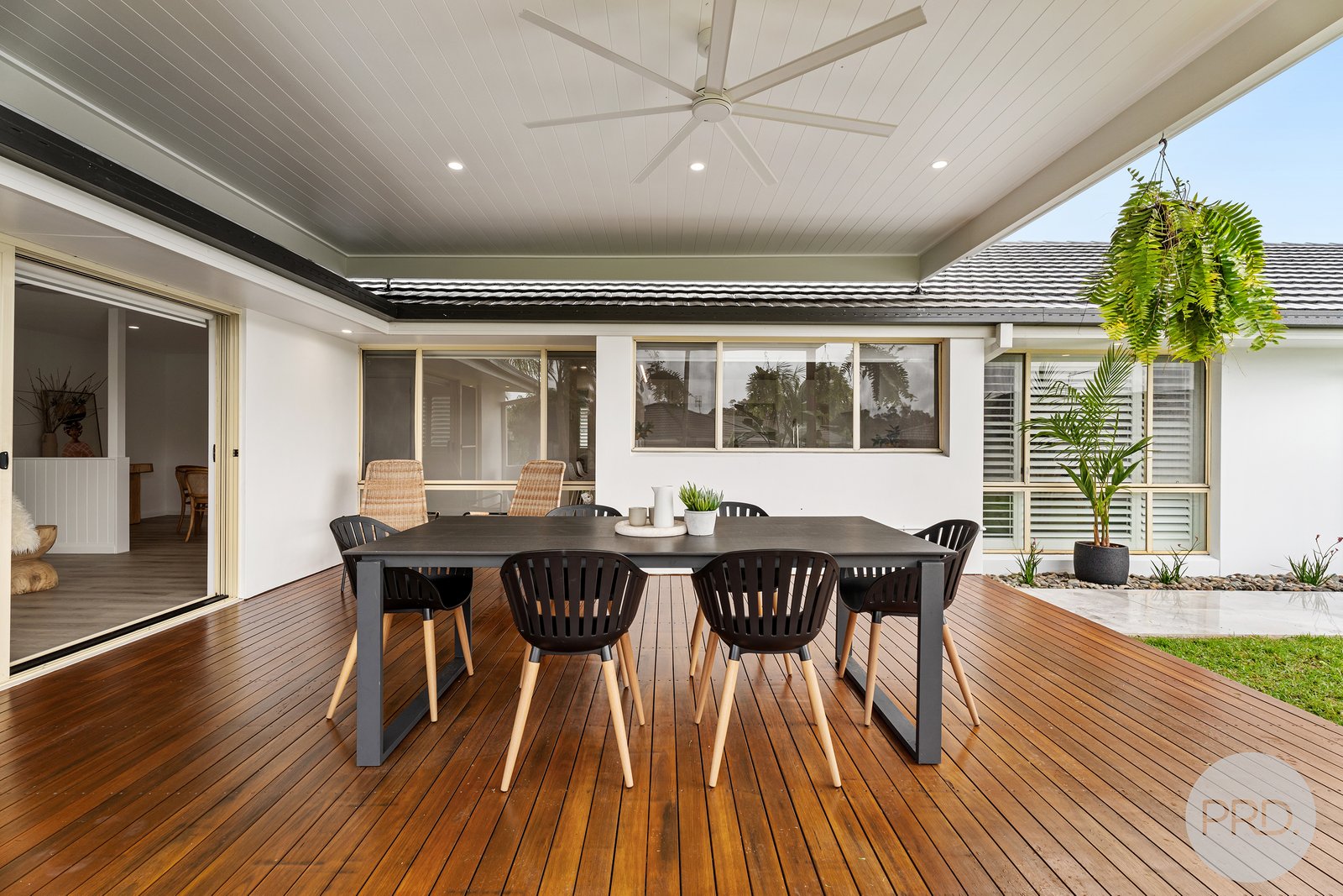 5 The Jetty  SALAMANDER BAY 22