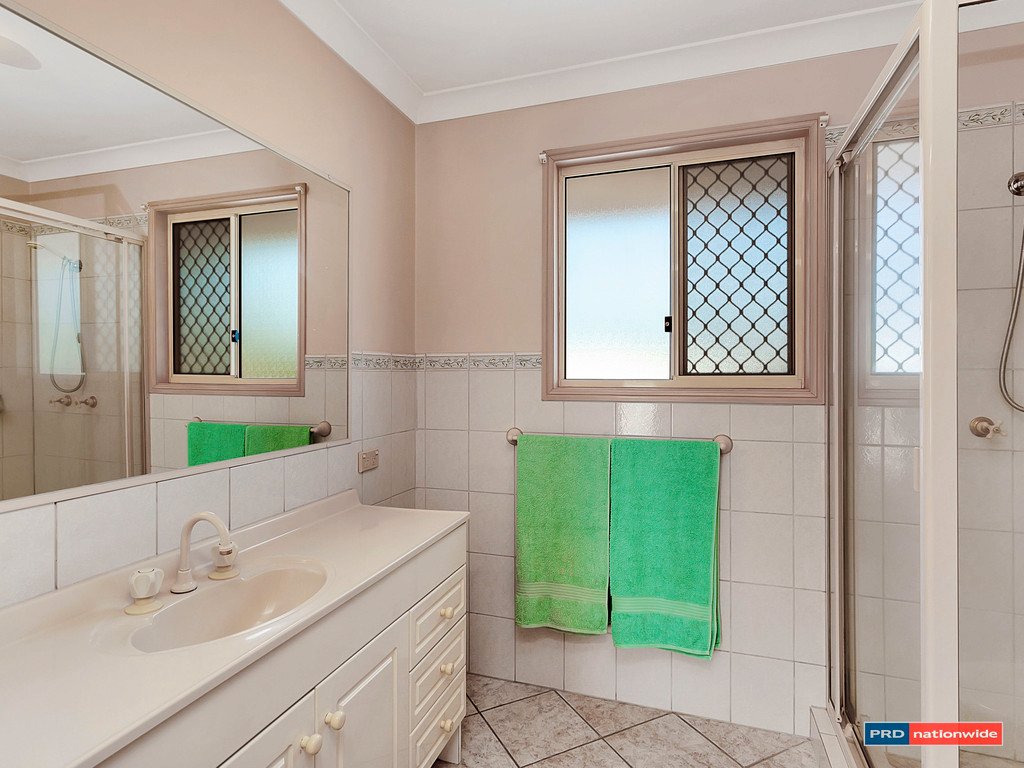 5 Thornleigh Crescent VARSITY LAKES 8