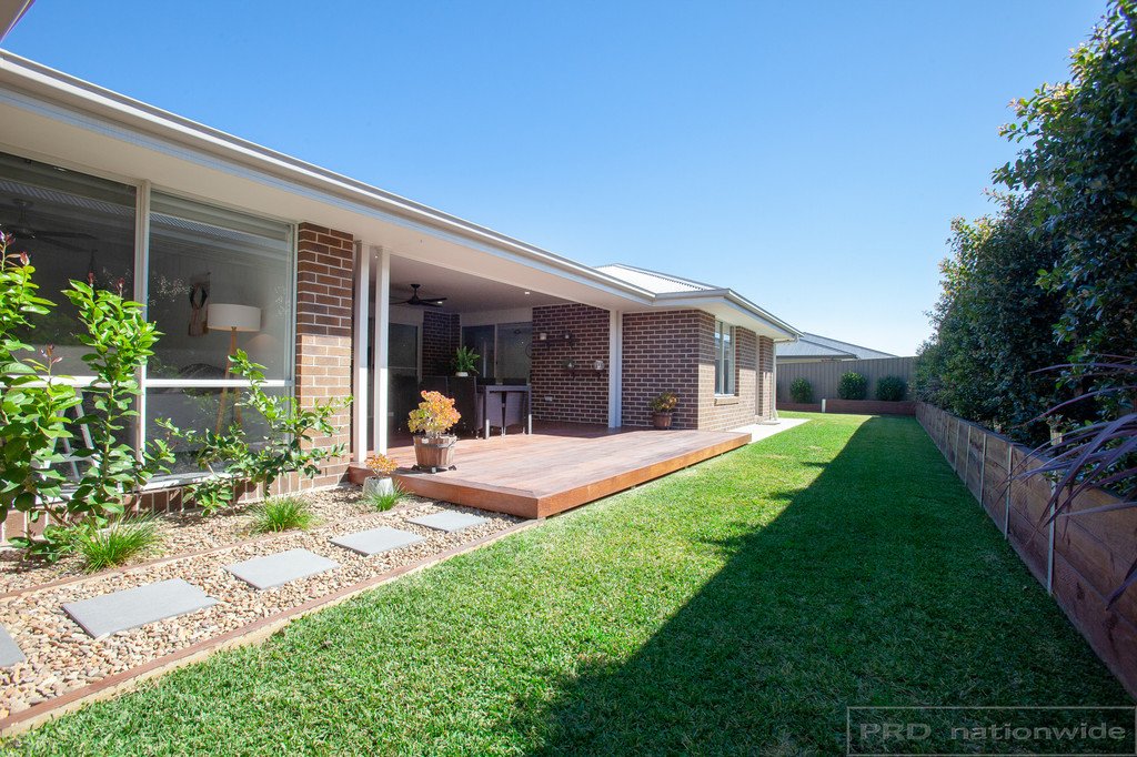 5 Tigertail Street CHISHOLM 12