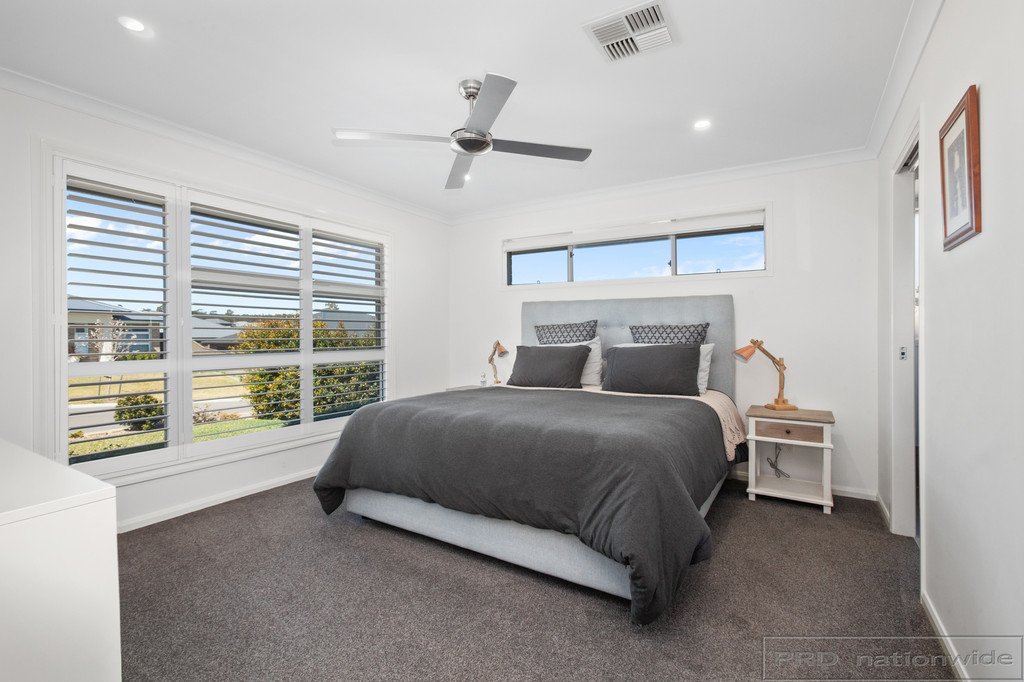 5 Tigertail Street CHISHOLM 18