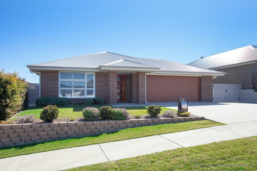 5 Tigertail Street CHISHOLM 24