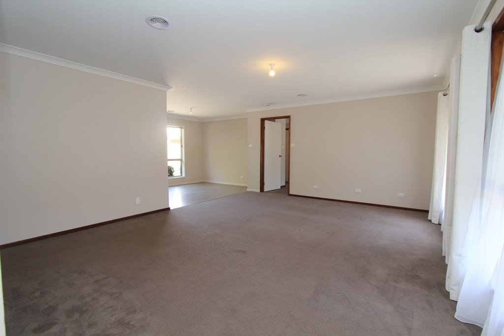 5 Tracey Court DELACOMBE 2