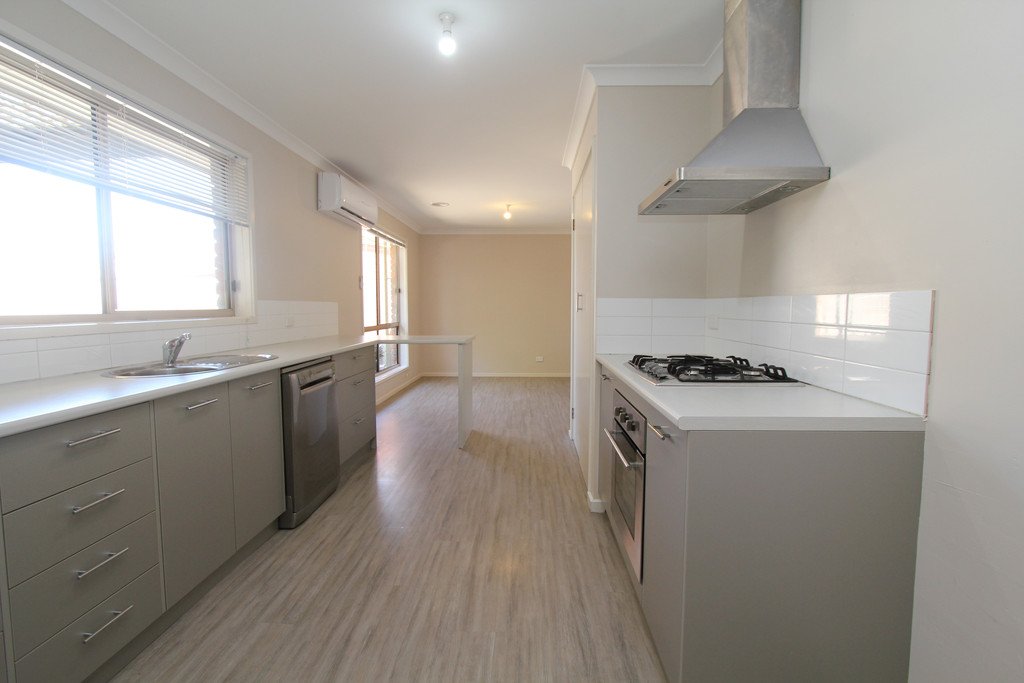 5 Tracey Court DELACOMBE 4