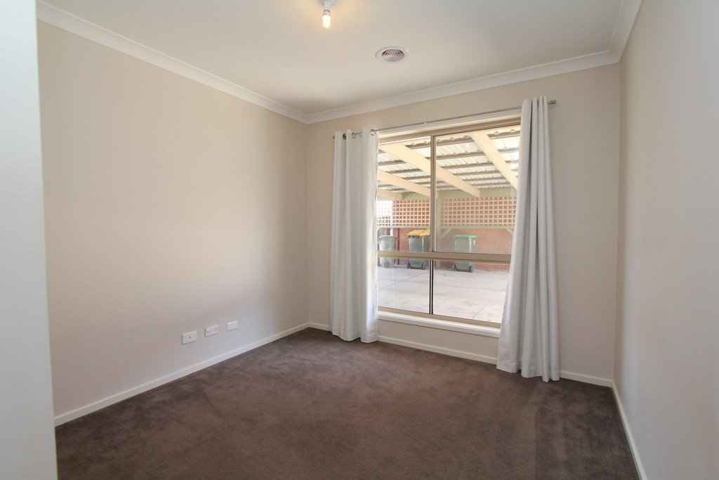 5 Tracey Court DELACOMBE 8