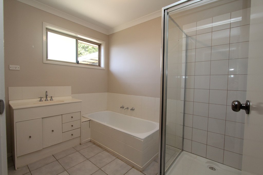 5 Tracey Court DELACOMBE 11