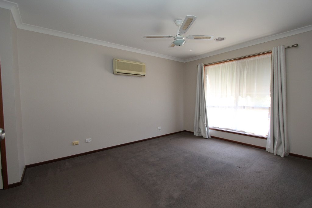 5 Tracey Court DELACOMBE 14