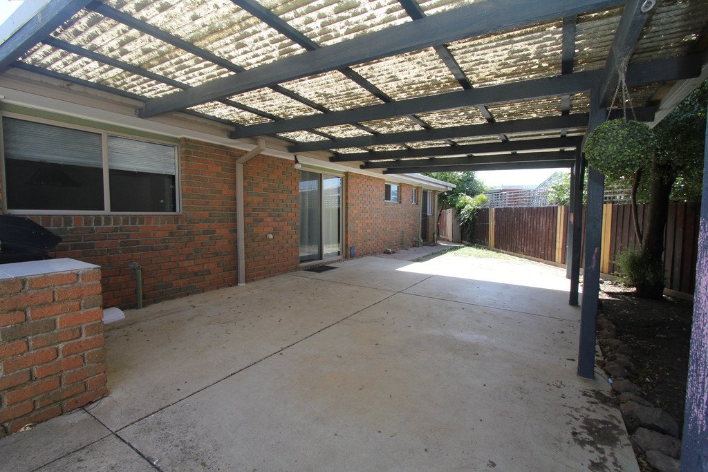 5 Tracey Court DELACOMBE 17