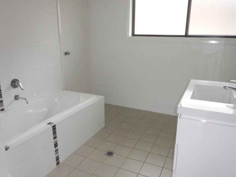 5 Tulipwood Crescent TAMWORTH 8